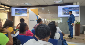 COMUNIDADE DE PASSÉ VISITA UNIDADE INDUSTRIAL