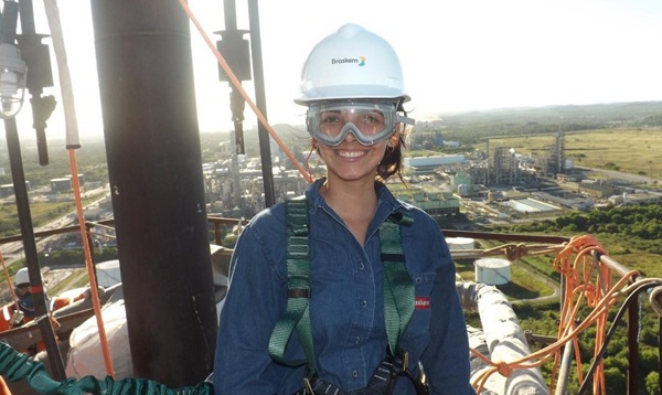 Do laboratório à indústria: como os engenheiros químicos contribuem para impulsionar a produção brasileira