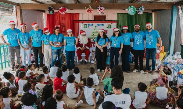Programa de Voluntariado da Braskem promove entrega de presentes para crianças em Camaçari