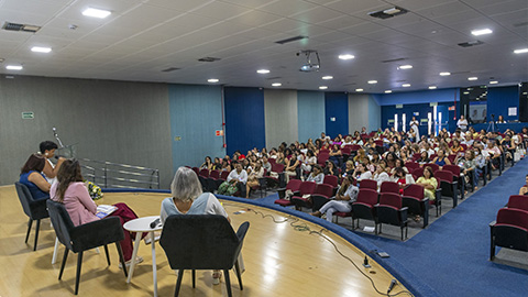 Simpósio reúne profissionais para discutir a intersetorialidade  das ações para a primeira infância