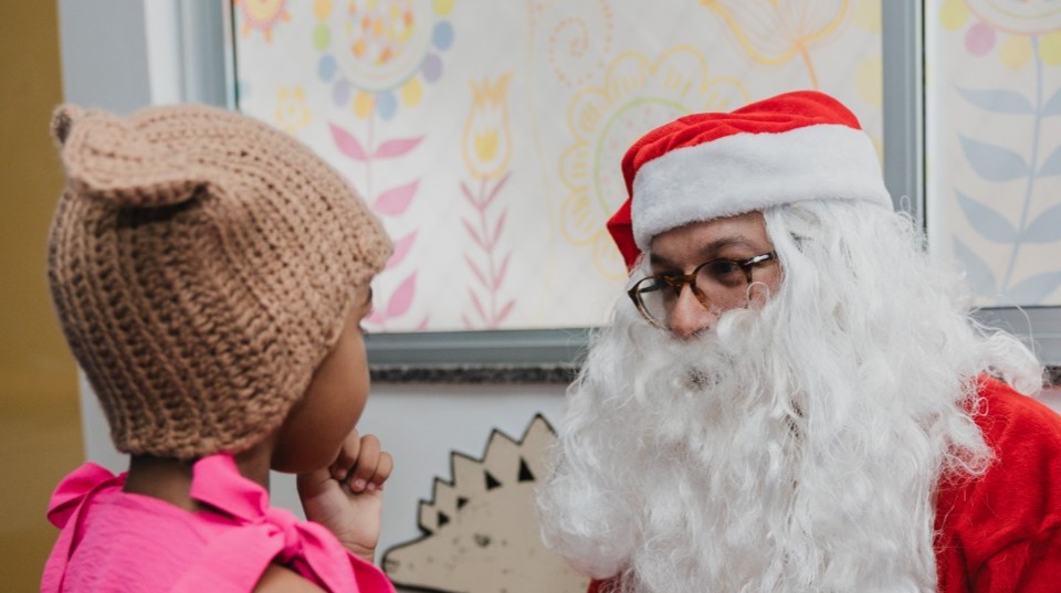 Braskem leva espírito natalino com doações para crianças em Camaçari e pacientes oncológicos em Salvador