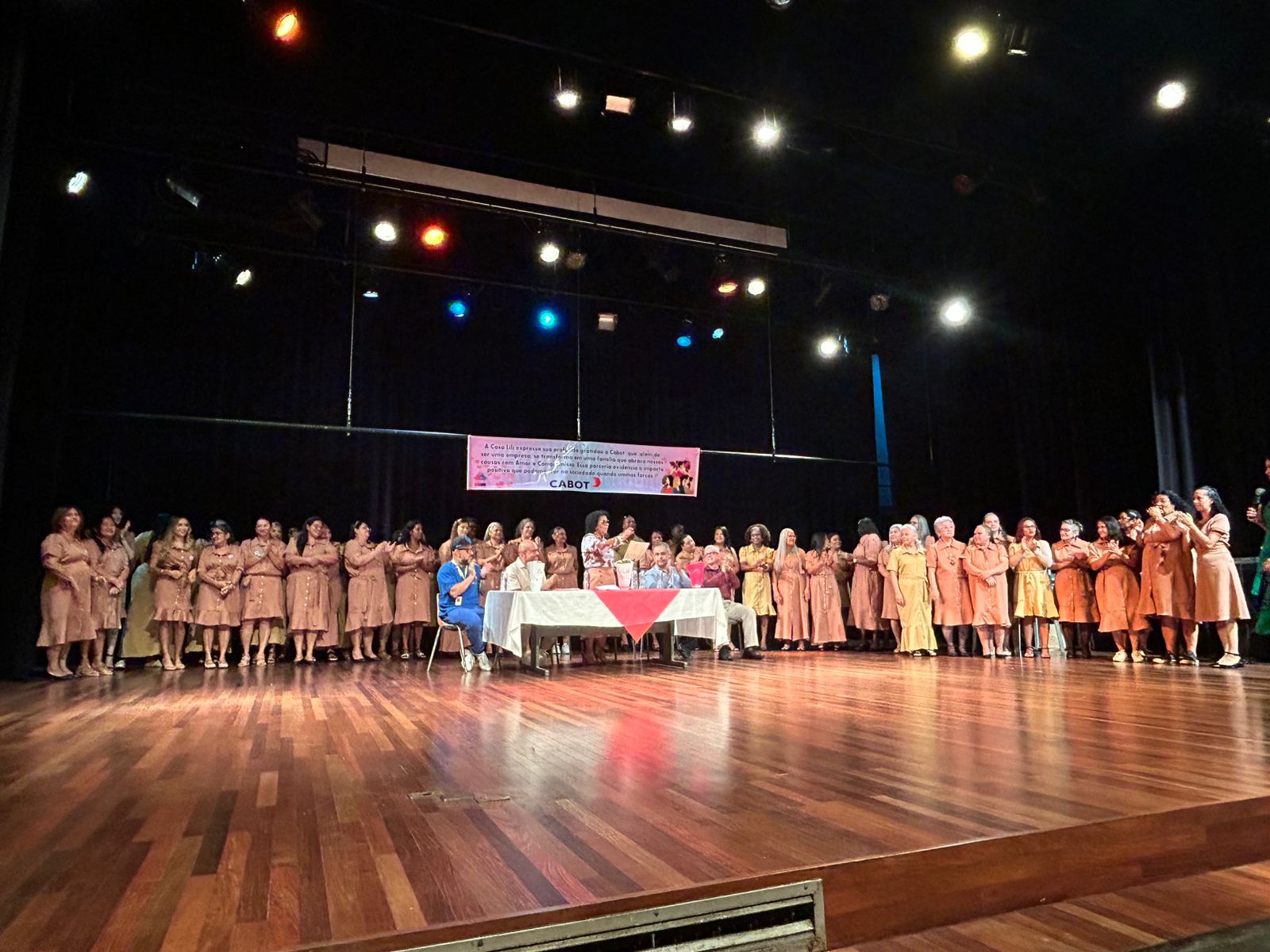 Projeto Casa Lili forma 131 alunos e reforça rede de apoio à autonomia feminina na Zona Leste de São Paulo