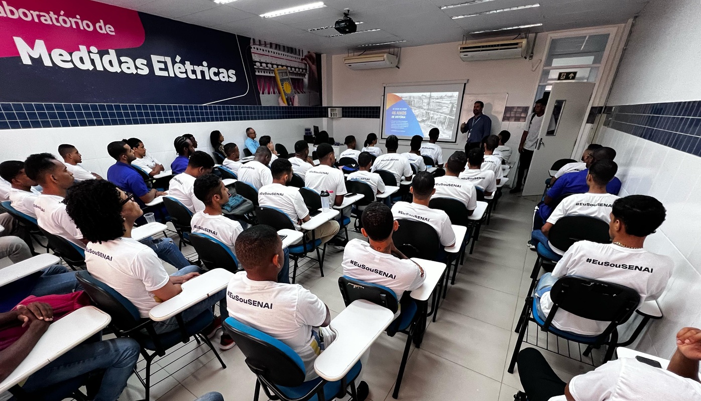 Programa abre inscrições para jovens e adultos concluírem estudos e se qualificarem profissionalmente em Camaçari