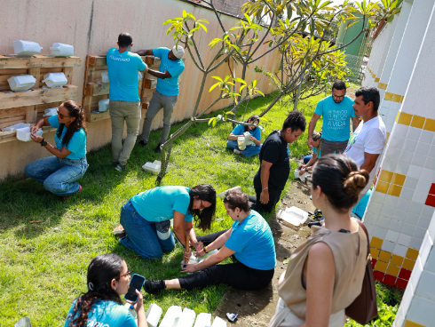 Horta implantada por voluntários passa a integrar rotina escolar e beneficia mais de 800 estudantes em Marechal Deodoro